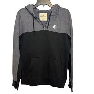 Hollister Men's grey and black quarter-zip hoodie Size S